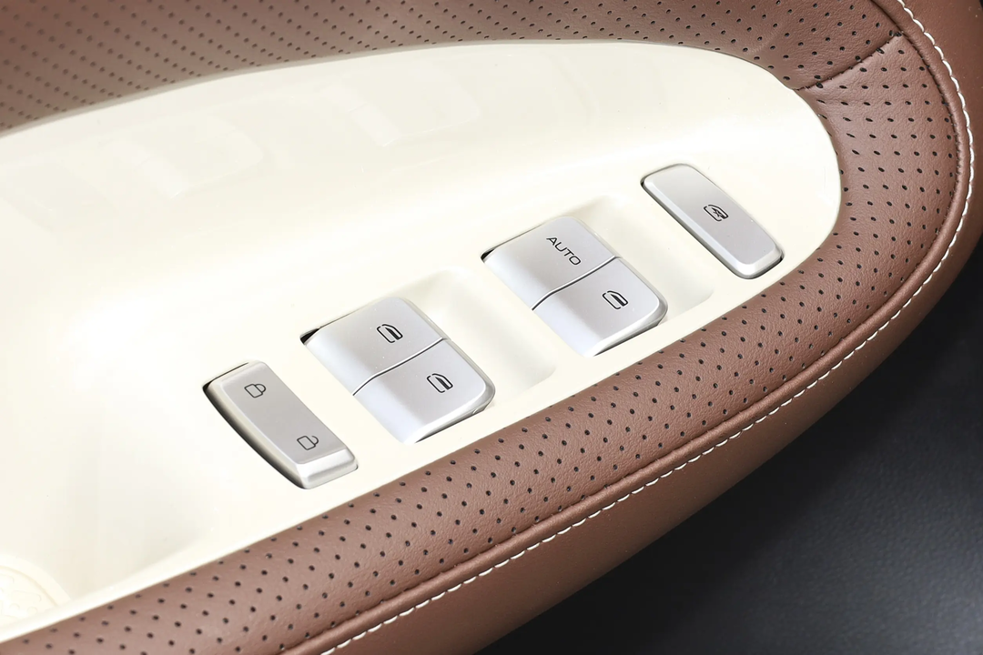 nút bấm người lái.webp