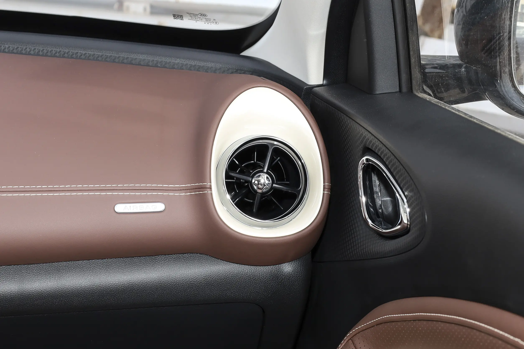 điều hòa bên phải.webp