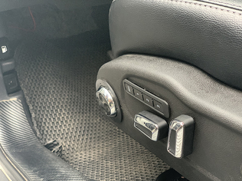 Ghế chỉnh điện 4 hướng với chức năng cơ bản "lên - xuống - tiến - lùi"