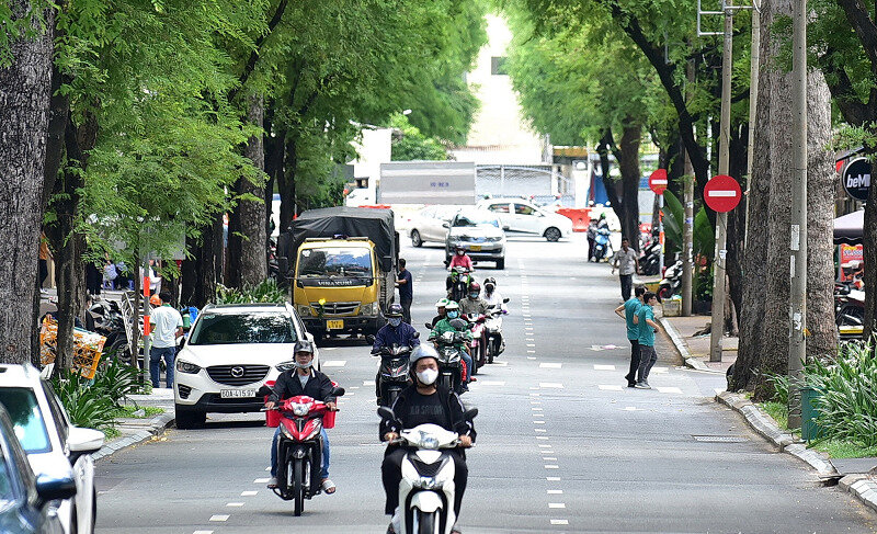 Cần chú ý các phương tiện khác khi lưu thông trên đường 1 chiều