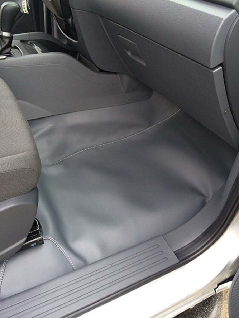 Simili car floor mats and PU have a smooth surface, covering the entire car floor