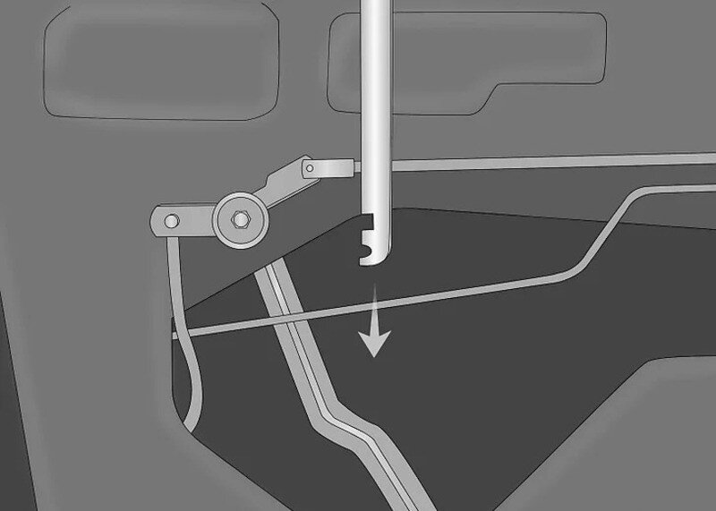 Di chuyển sợi dây/que sắt để mở khóa cửa xe