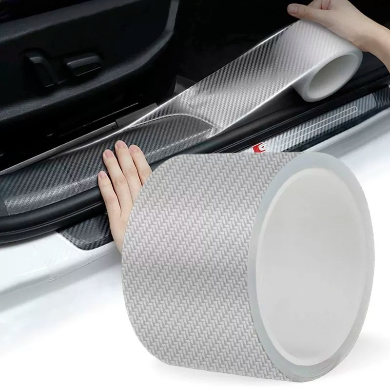 Cách xóa vết xước trên xe ô tô bằng keo dính thông dụng