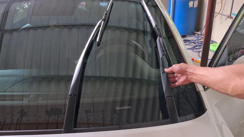 Chọn loại cần gạt tương thích với mặt kính ô tô