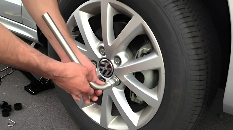 Hướng Dẫn Thay Lốp Dự Phòng Cho Trường Hợp Khẩn Cấp