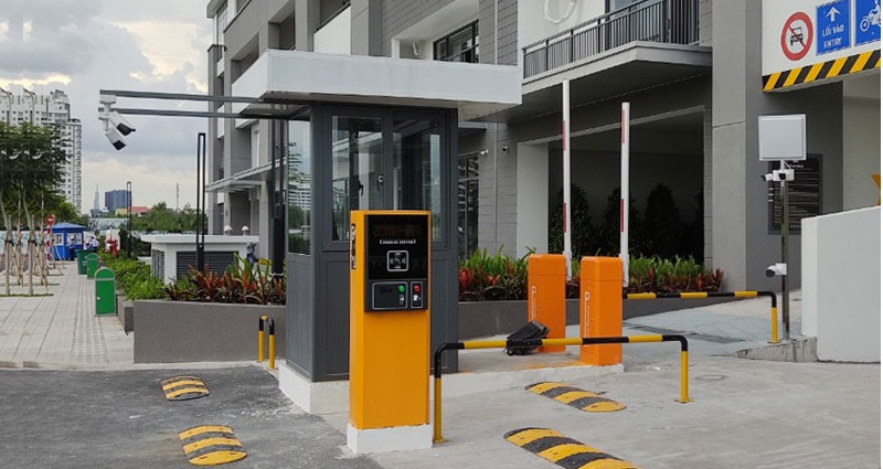 Người lái xe có thể tự thực hiện thao tác tại máy và nhận thẻ để vào bãi