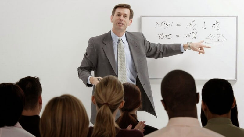 Một trung tâm dạy lái xe uy tín thường có cơ sở vật chất hiện đại