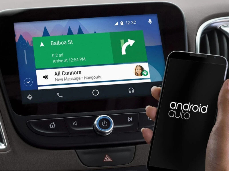 Kết nối điện thoại với màn hình trên xe ô tô bằng Android Auto mang lại sự thuận tiện trong việc sử dụng các tính năng của điện thoại