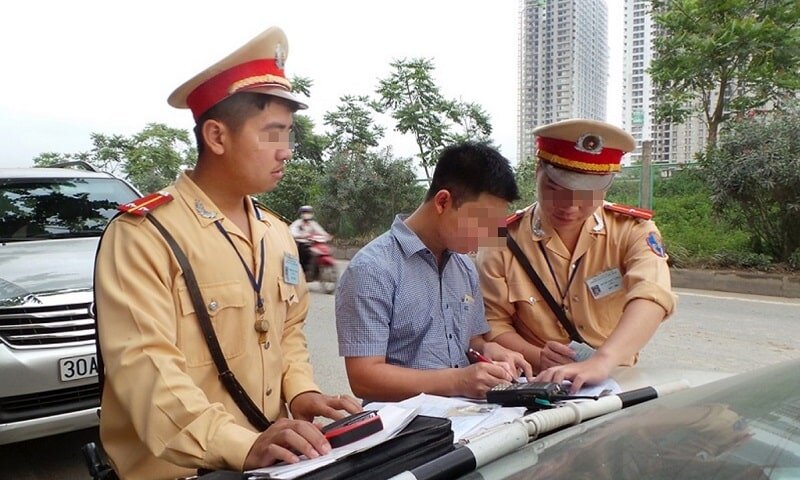 Phạt hành chính bao nhiêu đối với trường hợp không có giấy phép lái xe ô tô?