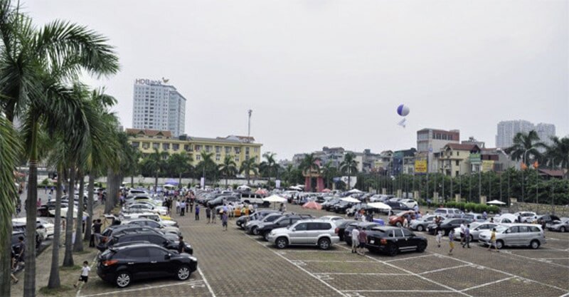 Regularly parking your car in the sun helps eliminate new car smell and creates a fresher driving environment