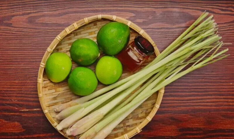 Mix lemongrass lemon juice and spray into the car interior to deodorize