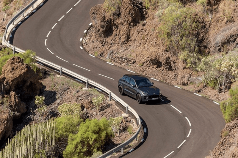 Lái xe đường đèo bằng hộp số tự động AT