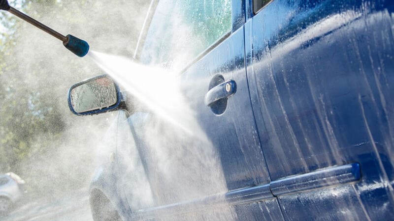 Không nên rửa xe khi vừa mới sử dụng &nbsp;
