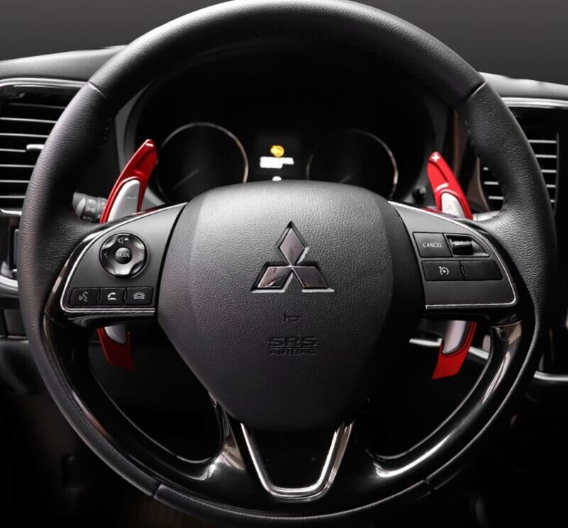 Lẫy chuyển số trên vô lăng hay còn gọi là paddle shifters