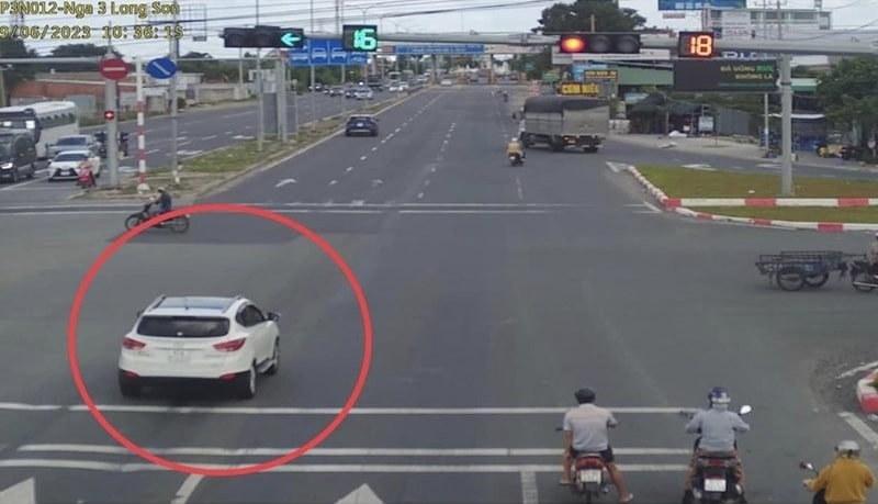 Giải đáp thắc mắc về lỗi vượt đèn đỏ xe ô tô có cần đối chiếu hình ảnh không