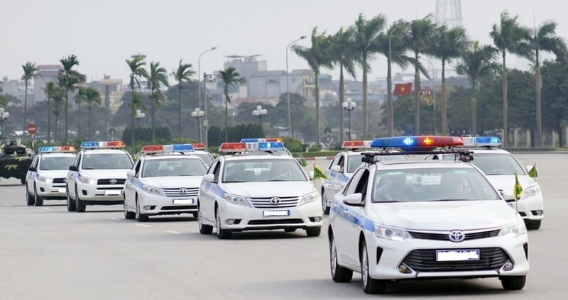 Một số trường hợp ngoại lệ cho phép xe ô tô vượt đèn đỏ