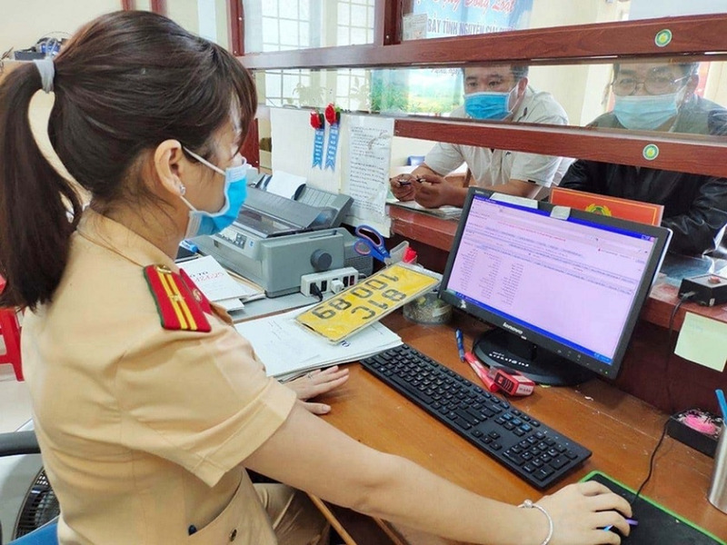 Đến nhận giấy tờ theo đúng giấy hẹn đã được cung cấp