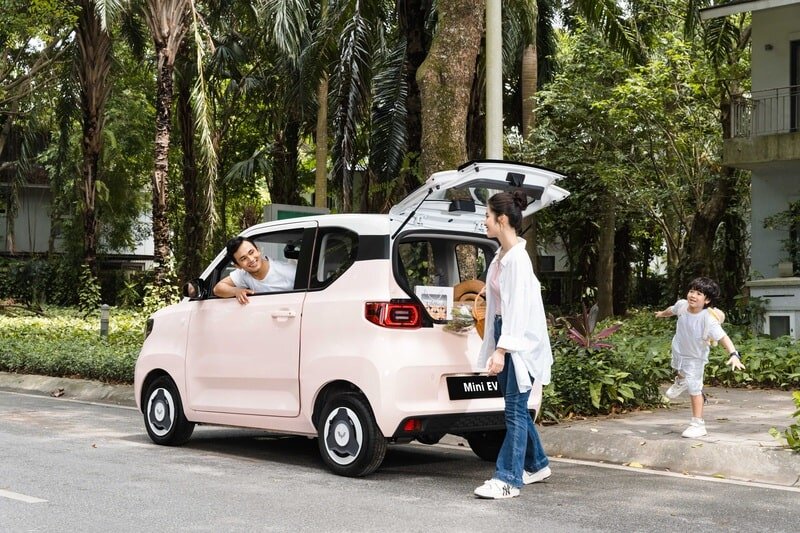 Wuling Mini EV LV 2 với thiết kế màu hồng bơ độc đáo đã nhanh chóng tạo nên “cơn sốt” trên thị trường