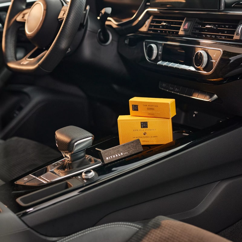 Nên dùng nước hoa nào cho ô tô có chất lượng tốt, chính hãng và uy tín