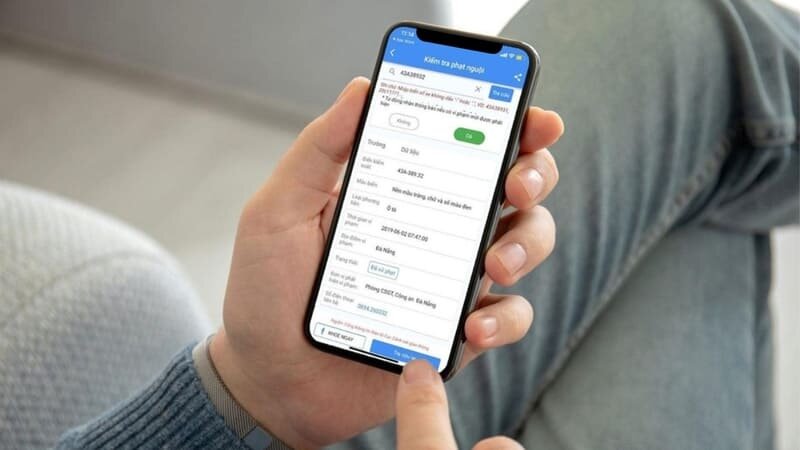 Xem thông tin phạt nguội thông qua điện thoại di động
