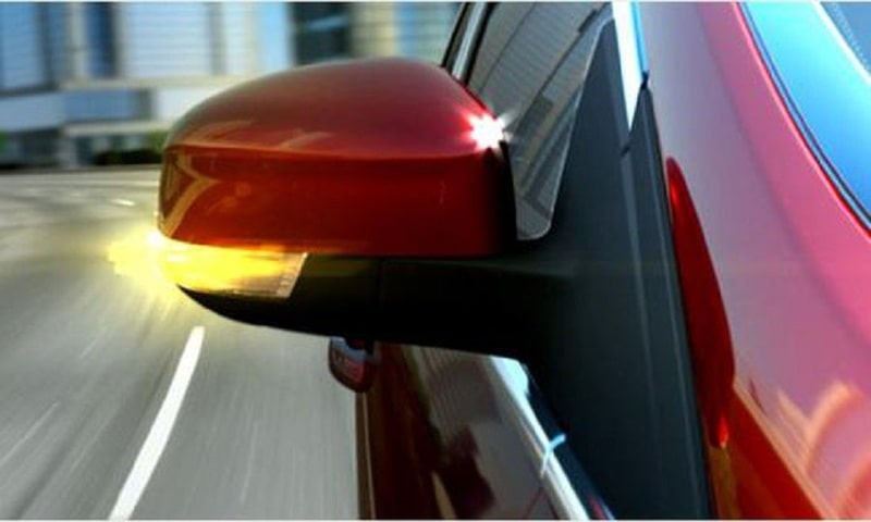 Thực hiện các động tác an toàn như sử dụng xi nhan khi có ý định di chuyển