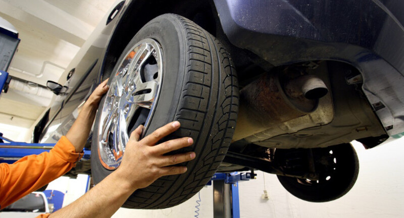 Bạn hãy liên hệ với các chuyên gia hoặc trung tâm bảo dưỡng uy tín để được hỗ trợ