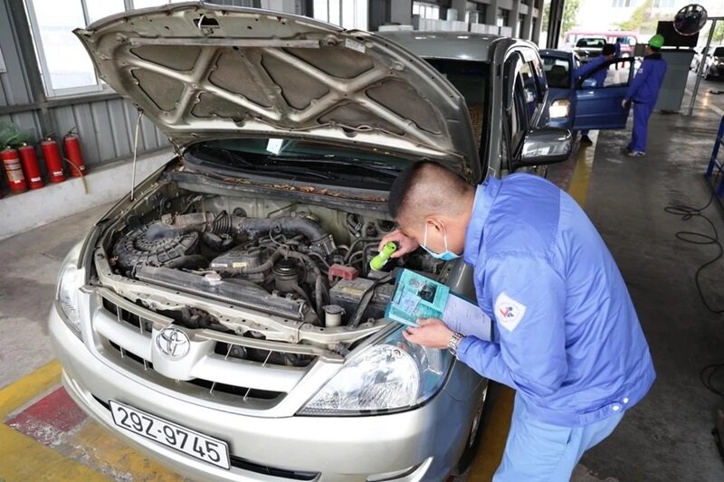 Thực hiện đăng kiểm xe ô tô theo quy định của pháp luật