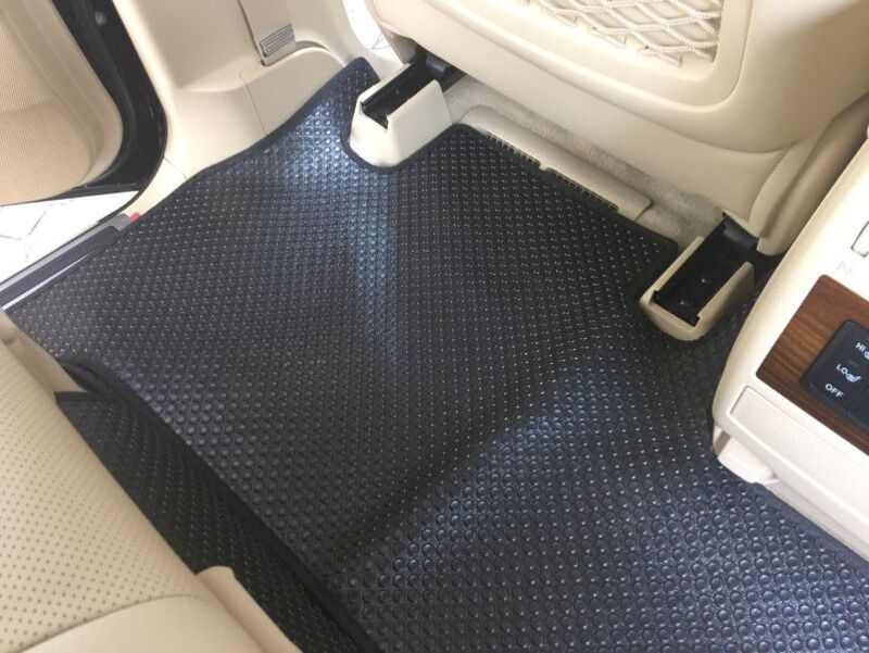 Thảm lót sàn ô tô bằng cao su với nhiều ưu điểm vượt trội