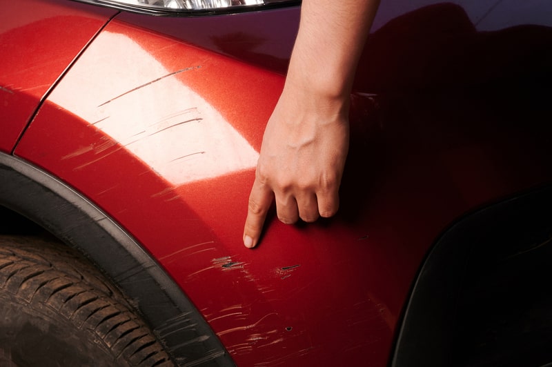Cách xử lý các vết trầy nghiêm trọng trên xe ô tô